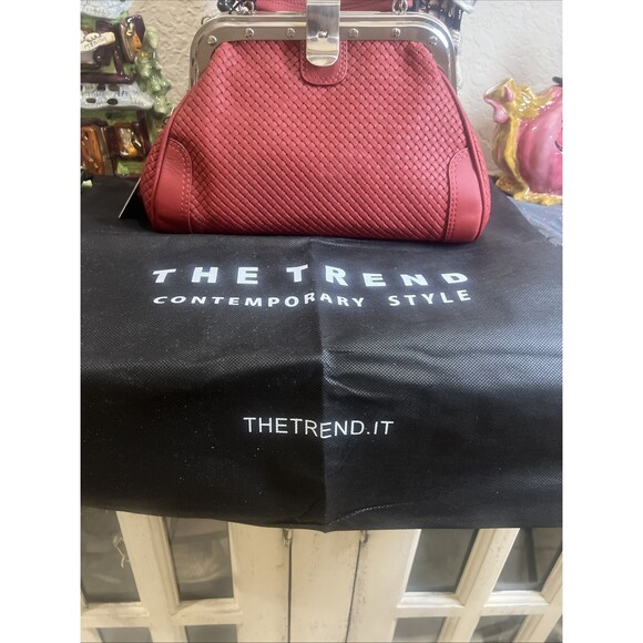 NWT-The Trend Genuine Leather Red Doctor Style Crossbody Handbag Purse